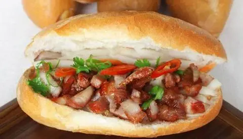 Hình ảnh BÁNH MÌ HEO QUAY