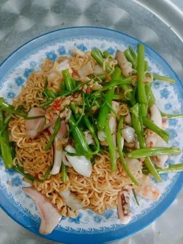 Hình ảnh Mì xào ốc móng tay