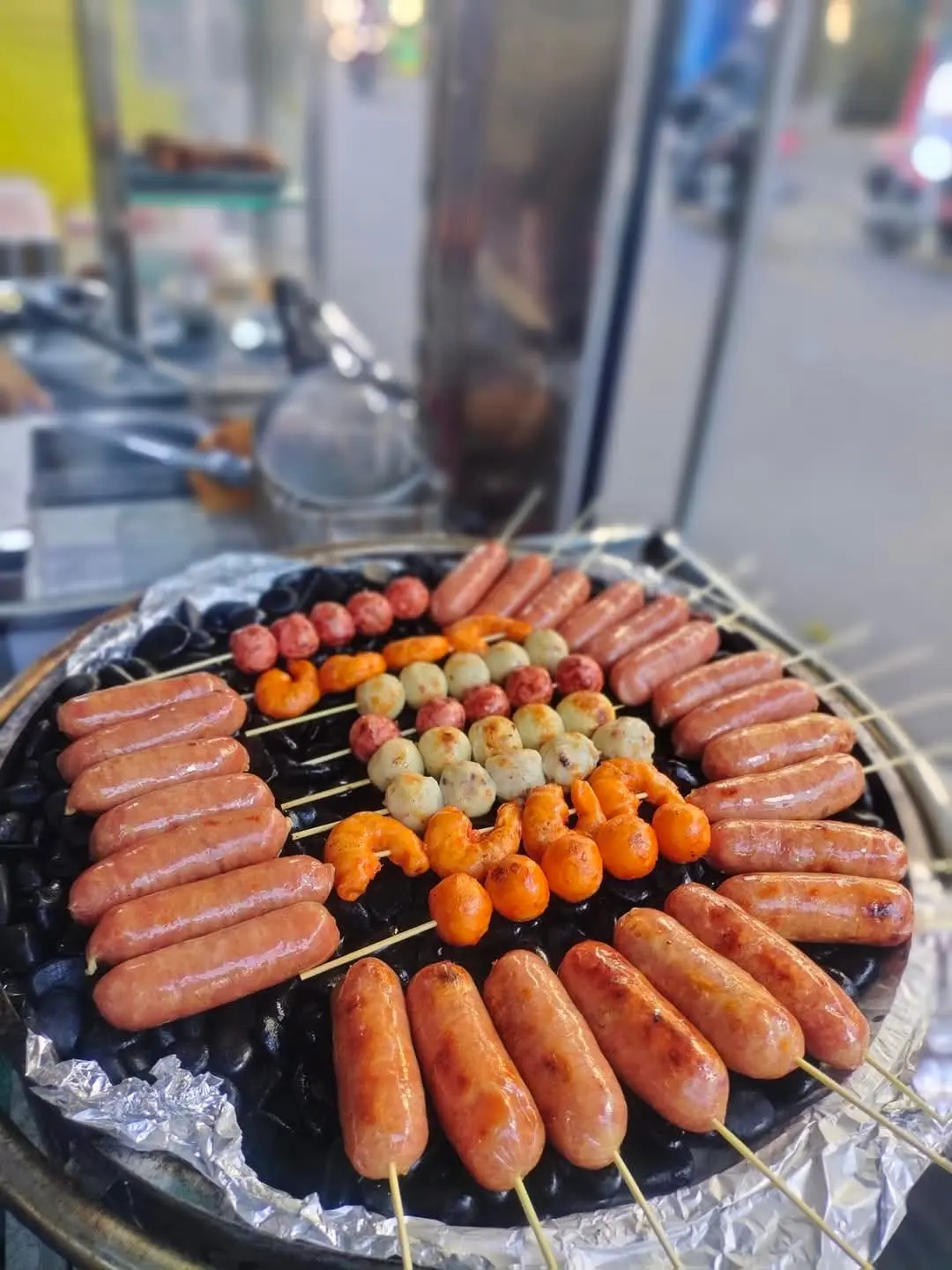 Hình ảnh LẠP XƯỞNG NƯỚNG ĐÁ