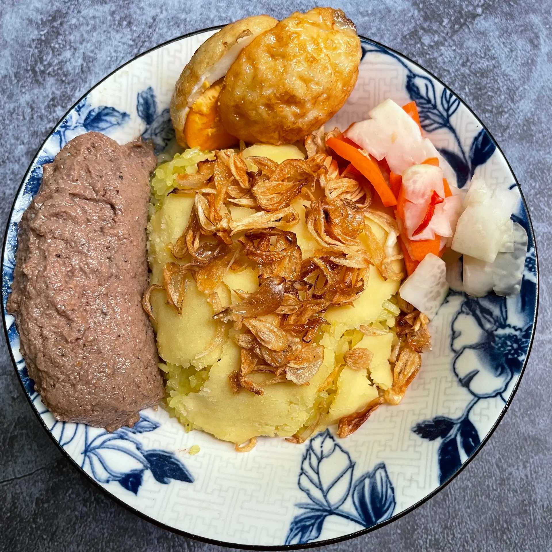Hình ảnh Xôi xéo Pate + Trứng kho