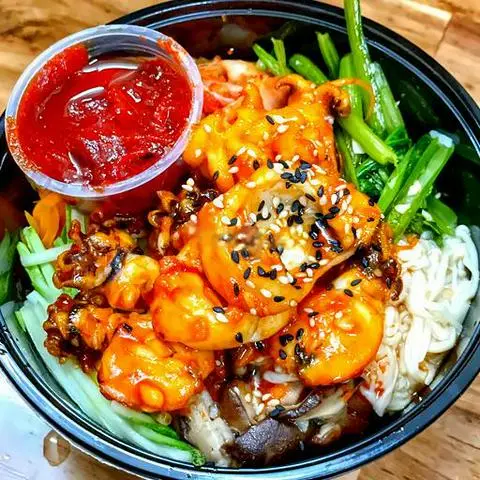 Hình ảnh Cơm trộn mực