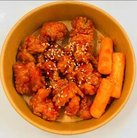 Hình ảnh Gà viên +Tokbokki sốt cay phần nhỏ+Tặng kèm ly Coca 