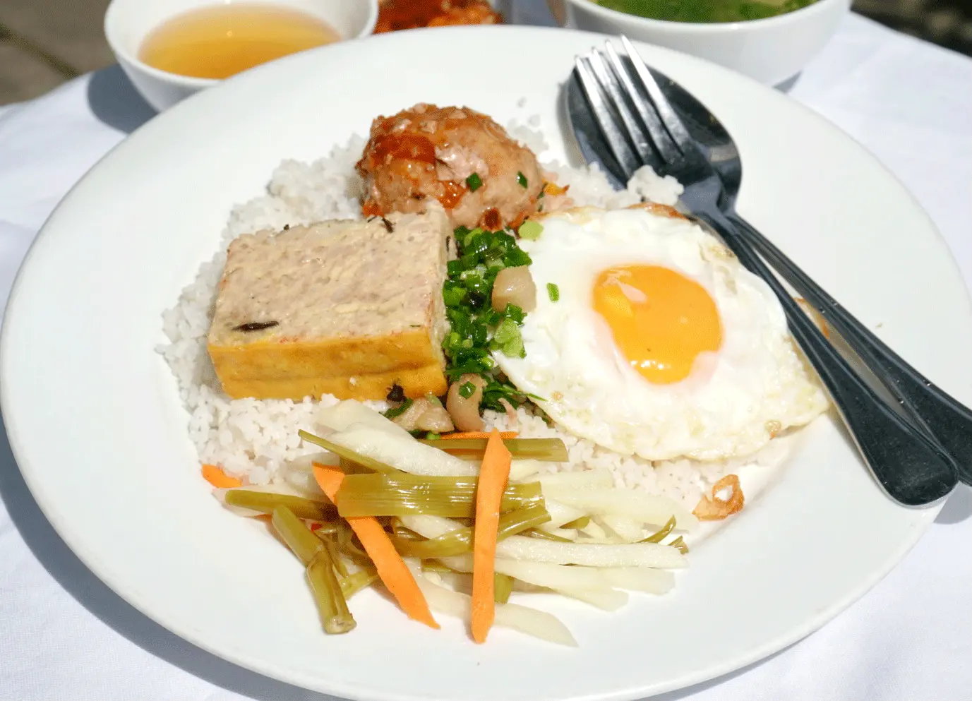 Hình ảnh Cơm Xíu Mại - Chả - Ốp La