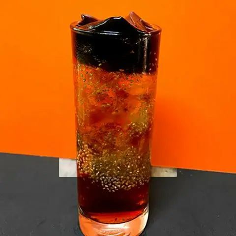 Hình ảnh Hồng trà sương sáo hạt chia