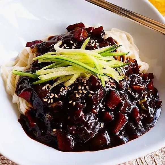 Hình ảnh Mì Udon Tương Đen