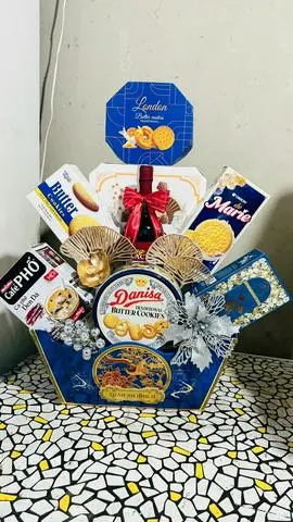Hình ảnh Giò quà Tết 9 món màu xanh