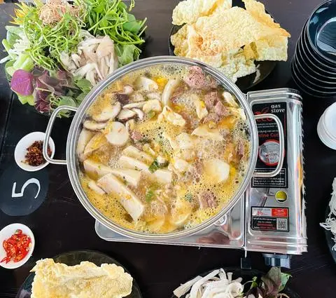 Hình ảnh Lẩu Thái + Nấm 4 Người