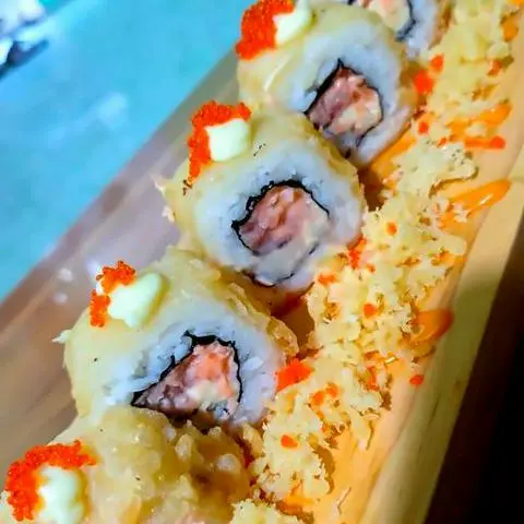 Hình ảnh TEN SAKE CHESSE ROLL ( Cơm Cuộn Cá Hồi Phomai Chiên )
