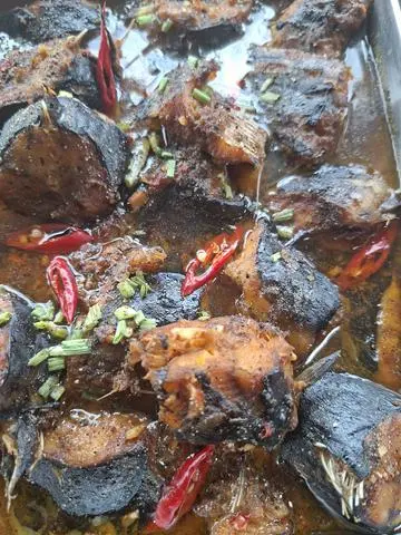 Hình ảnh cá trê kho gừng