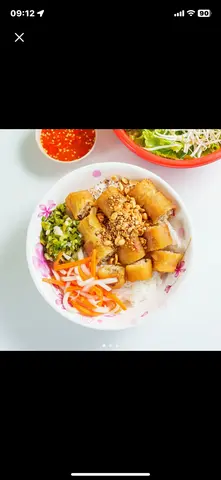 Hình ảnh bún chả giò Hải sản 