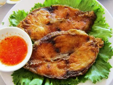 Hình ảnh Cơm niêu cá bớp chiên mắm xoài + 1 nước tự chọn