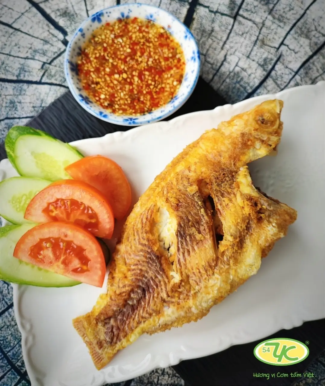 Hình ảnh Cơm cá diêu hồng chiên