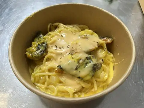 Hình ảnh Mì Ý Cá Hồi , Sốt Kem Tiêu 