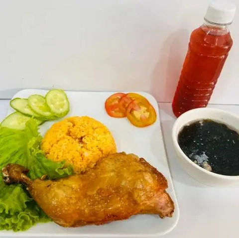 Hình ảnh Cơm Gà Sốt Chua Ngọt Lớn + Canh Rong Biển + Sâm nhà nấu