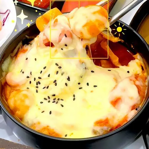 Hình ảnh Tokbokki thập cẩm phô mai