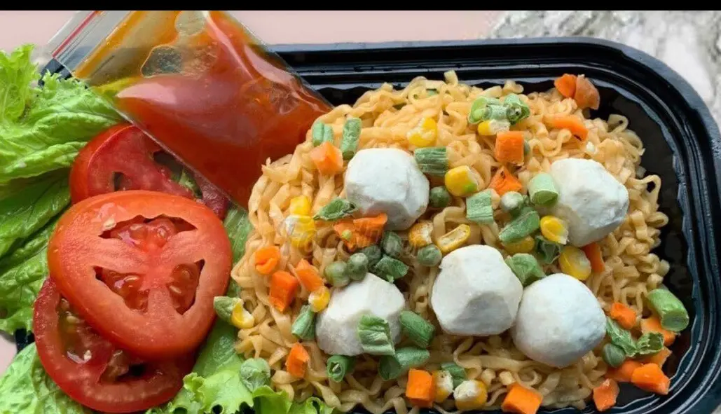 Hình ảnh Mì trộn indo bò viên 5 viên