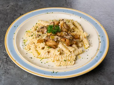Hình ảnh Creamy chicken with truffle