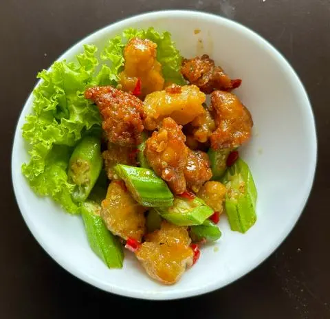 Hình ảnh Sụn gà mắm tỏi
