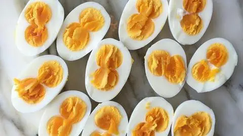 Hình ảnh Trứng gà ta 2 lòng đỏ
