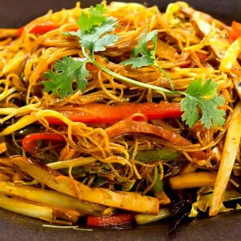 Hình ảnh Bún gạo xào Singapore chay