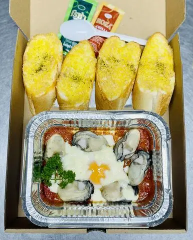 Hình ảnh Hàu Né pho mai + bánh mì bơ tỏi