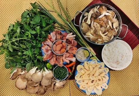 Hình ảnh Lòng gà xào tỏi