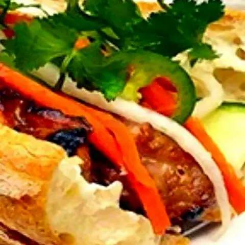 Hình ảnh Bánh Mì Giò Thủ