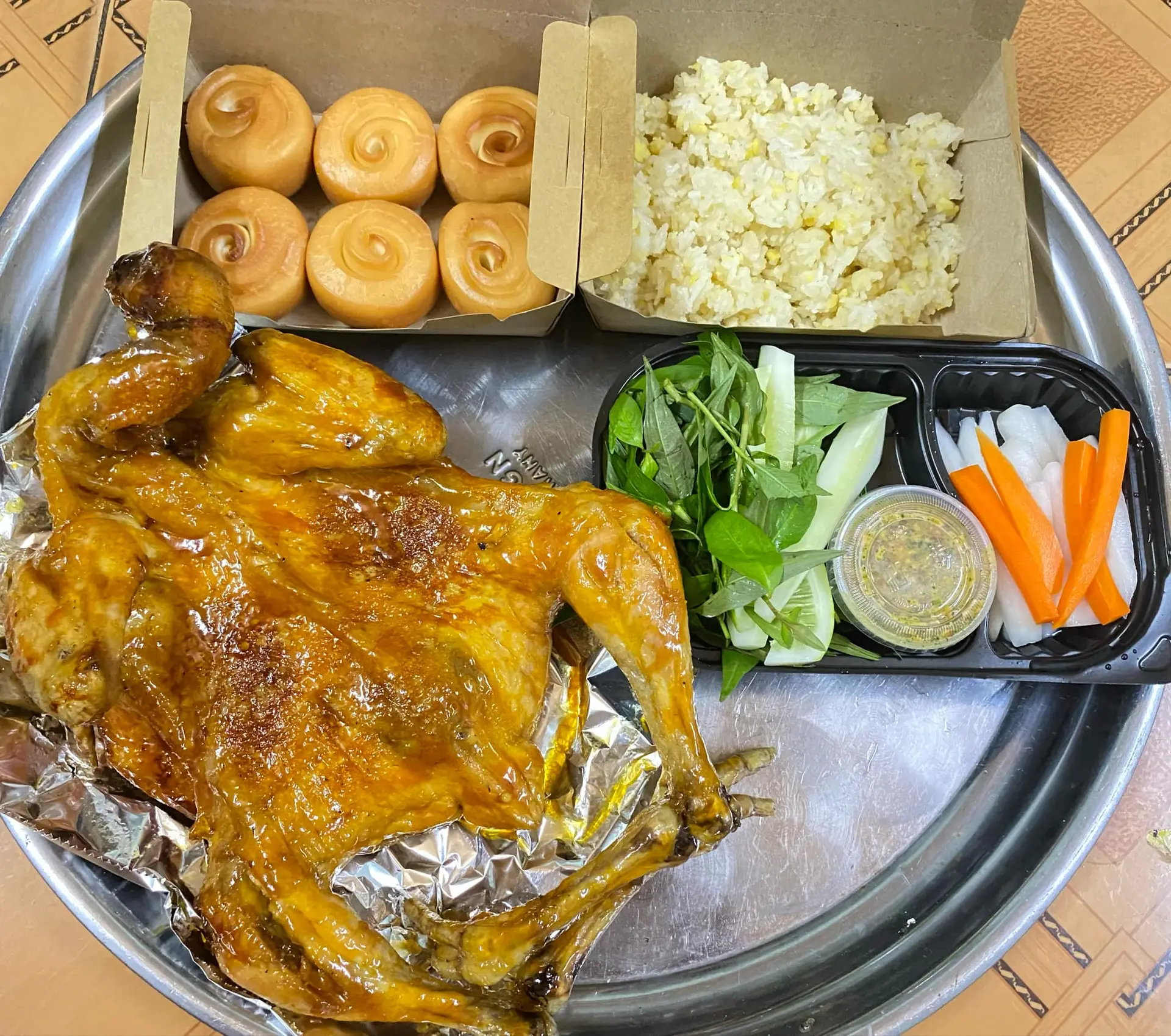Hình ảnh Combo Gà nướng mắm nhỉ +6  bánh bao