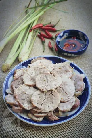 Hình ảnh Thịt bắp giò luộc (chưa bao gồm cơm)