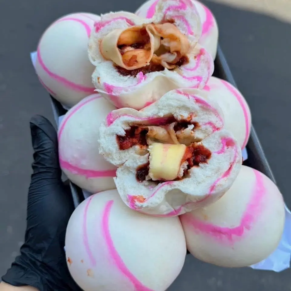 Hình ảnh Bánh bao xá xíu phô mai kéo sợi