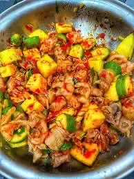 Hình ảnh Chân Gà Sốt Thái Rút Xươg