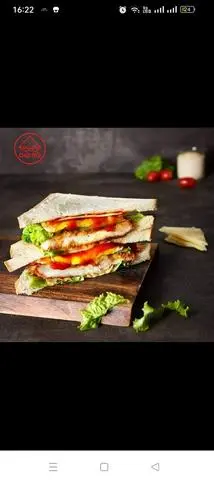 Hình ảnh Sandwick xốt mayonnaise chà bông kẹp bò