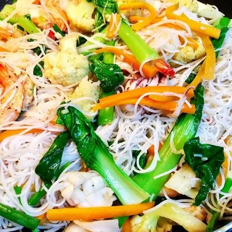 Hình ảnh Bún gạo xào hải sản