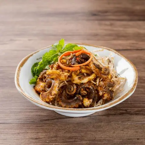 Hình ảnh Gỏi Bạch Tuộc Nướng Khoai Môn Chiên