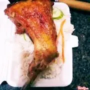 Hình ảnh cơm đùi gà quay góc tư