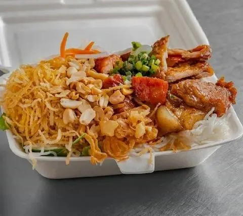 Hình ảnh Bún thịt nướng thập cẩm đặc biệt