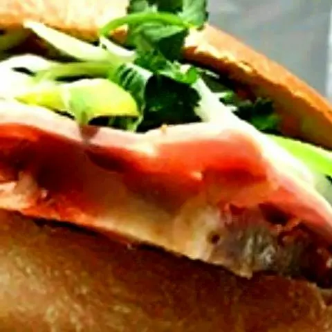 Hình ảnh Bánh Mì Thịt Nguội