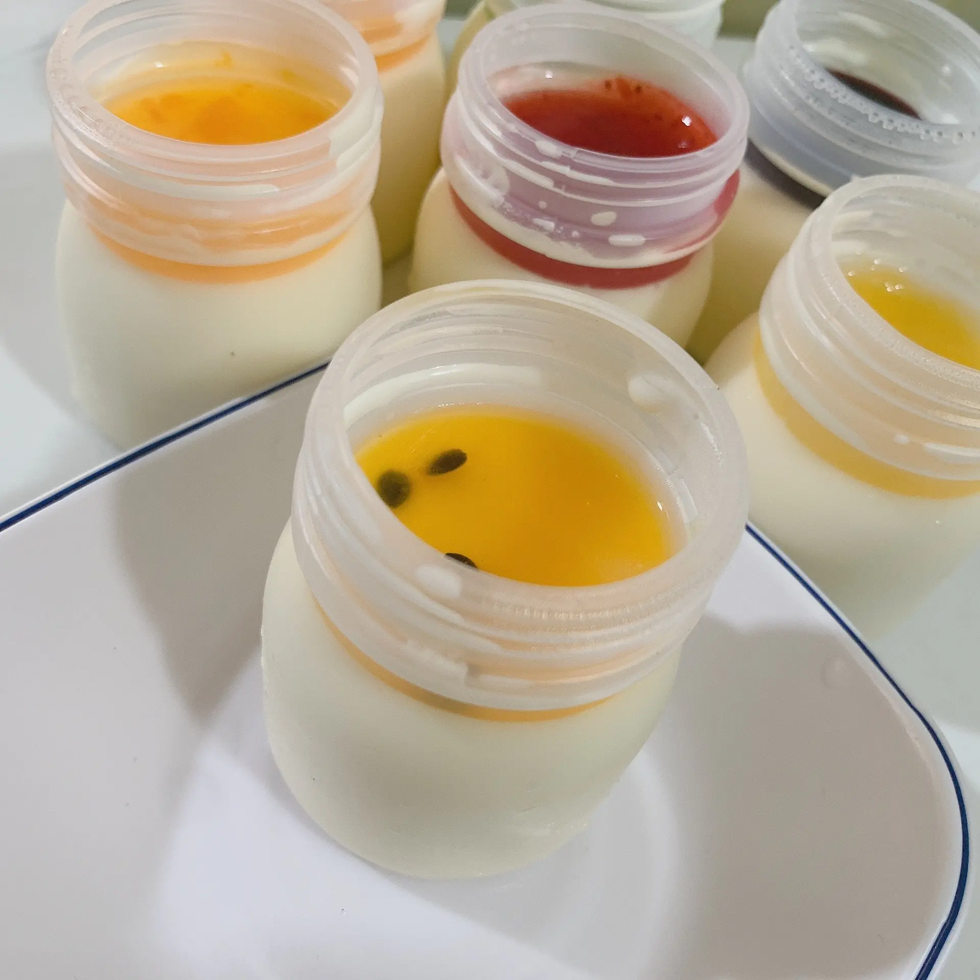 Hình ảnh Sữa chua phô mai + xốt Chanh Dây