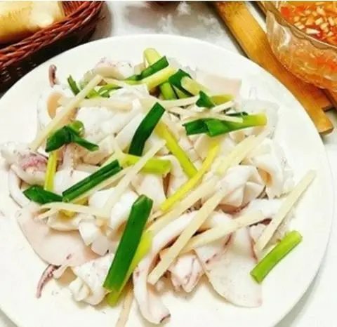 Hình ảnh Mực Hấp Hành Gừng 