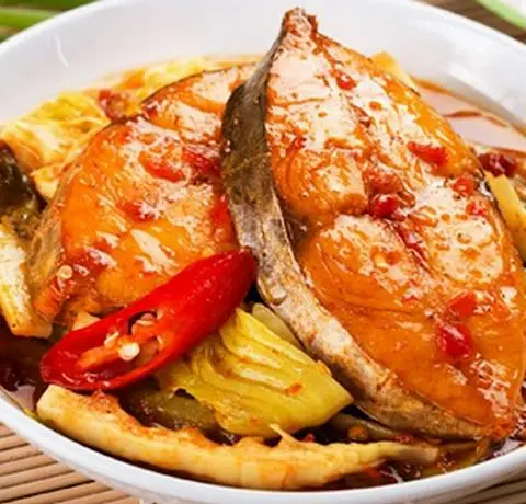 Hình ảnh Cơm cá ngừ kho thơm
