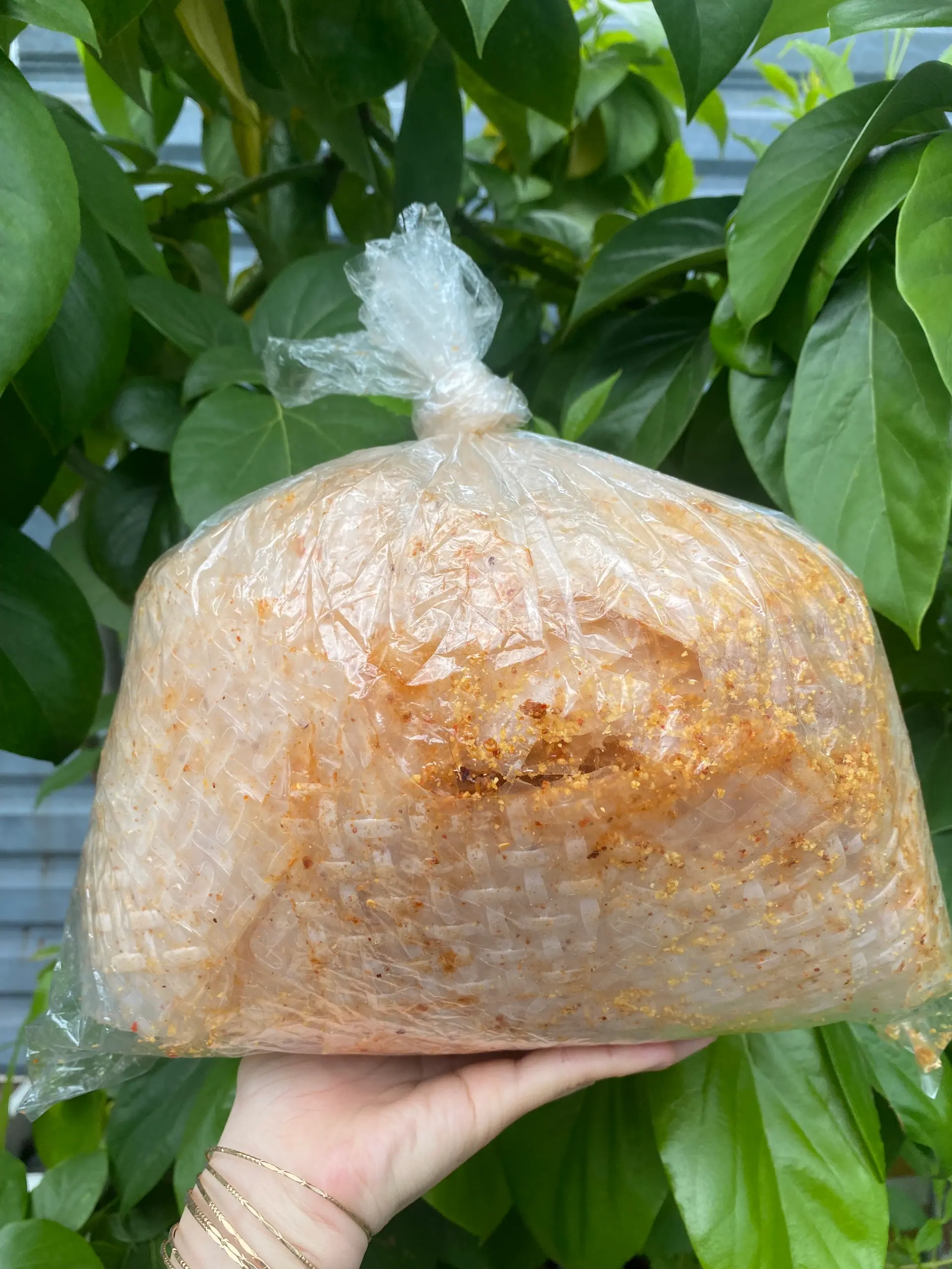 Hình ảnh Bánh tráng muối tỏi 500gr