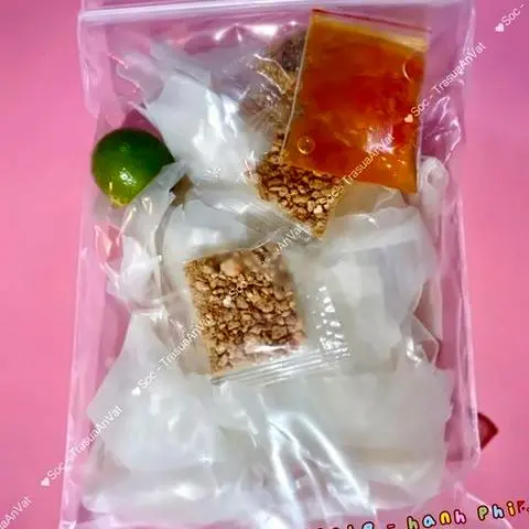 Hình ảnh Bánh tráng hành phi - sate