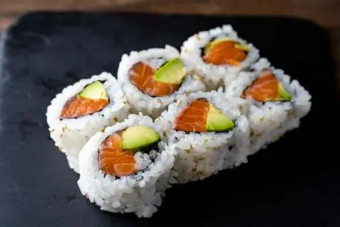 Hình ảnh Roll Salmon,Avocado (Cuộn Cá Hồi với Bơ)