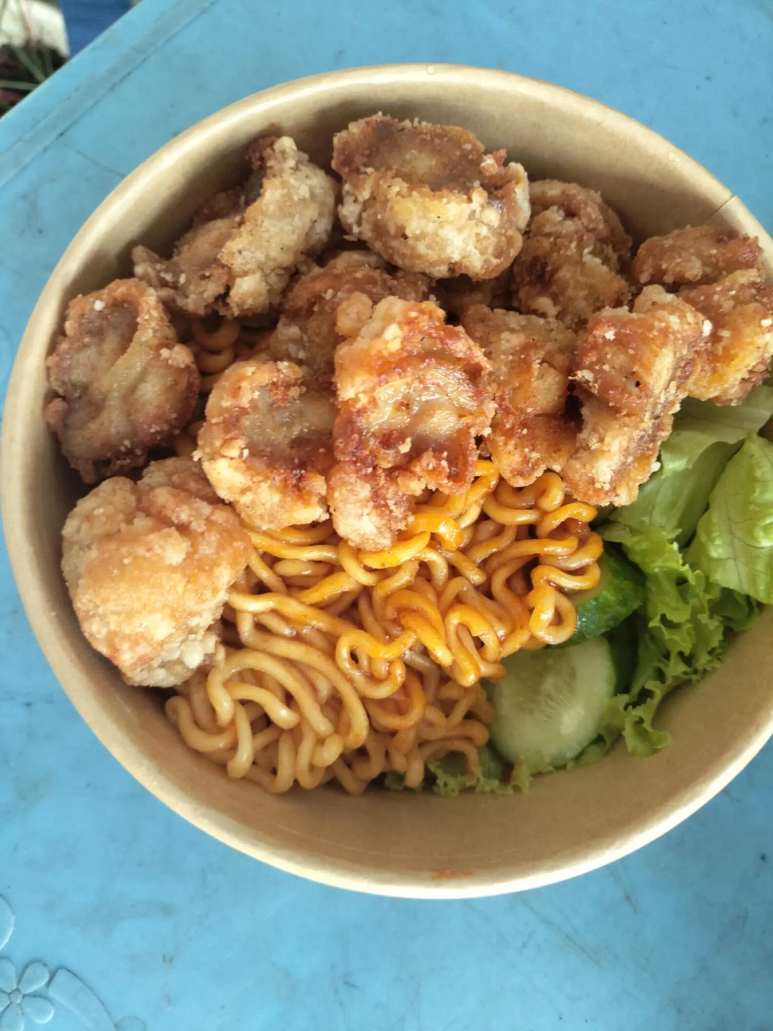 Hình ảnh Mì  cay trộn gà viên 
