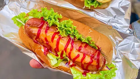 Hình ảnh Bánh mì Hotdog Xúc Xích Đức truyền thống 