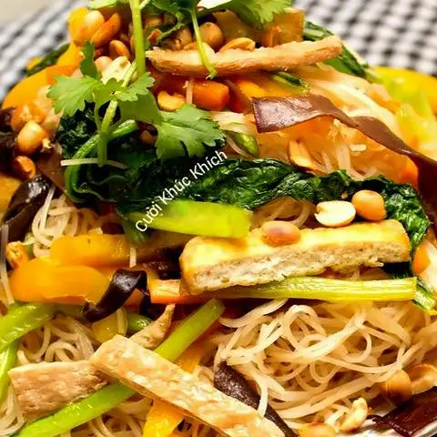 Hình ảnh Hủ tiếu xào thập cẩm chay
