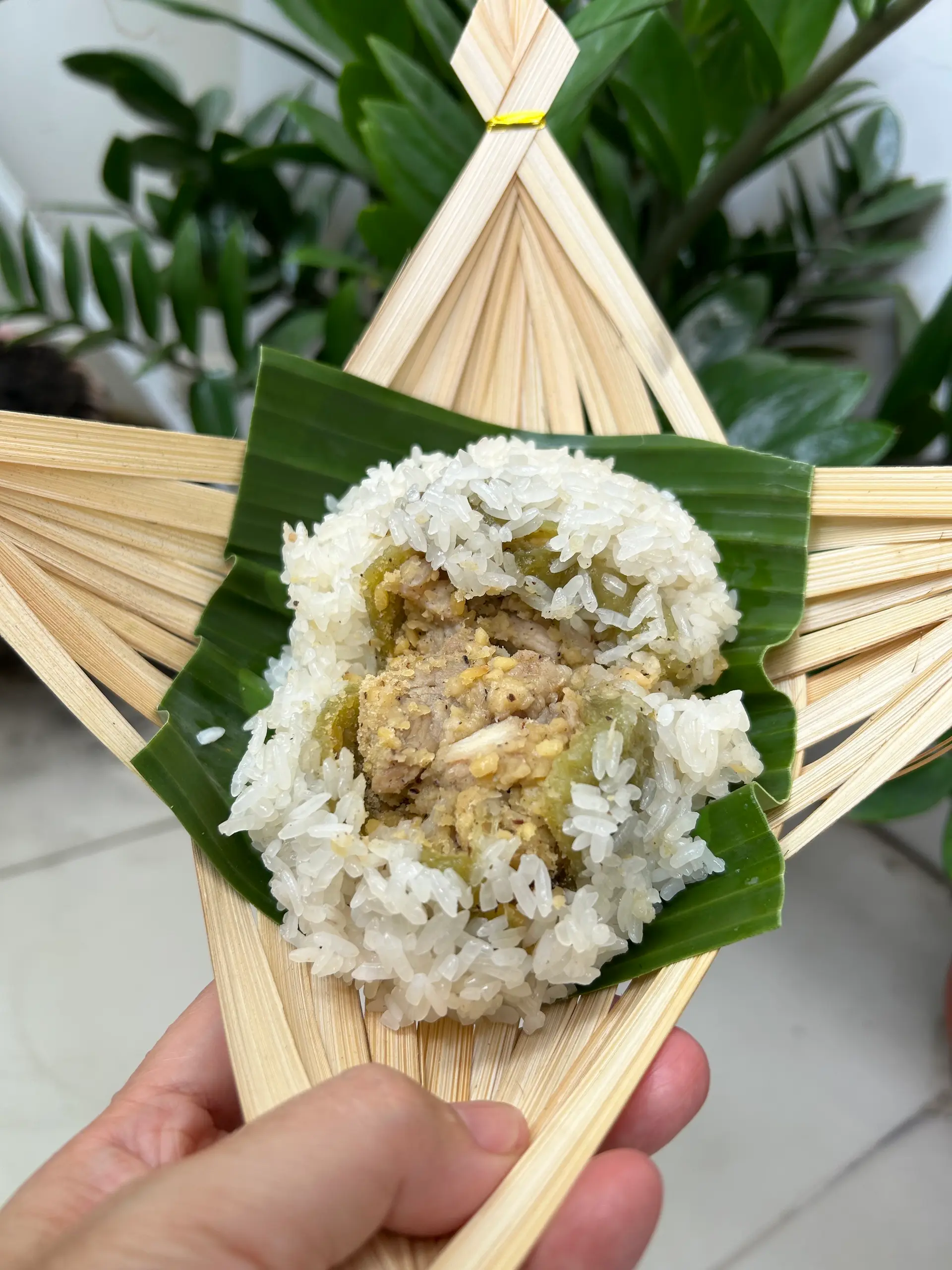 Hình ảnh Xôi khúc đậu xanh thịt heo