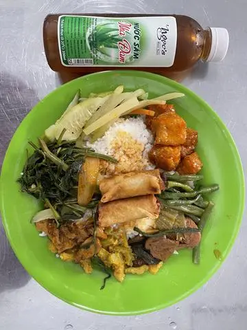 Hình ảnh cơm thập cẩm + chả giò + 1 chai pepsi