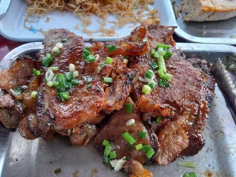 Hình ảnh Cơm sườn lạp xưởng