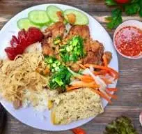 Hình ảnh Cơm sườn lạp xưởng